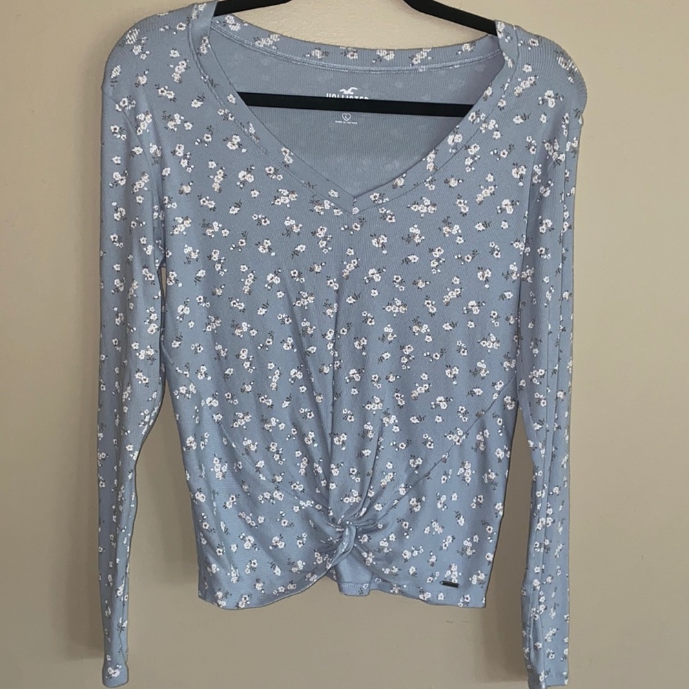 Hollister top